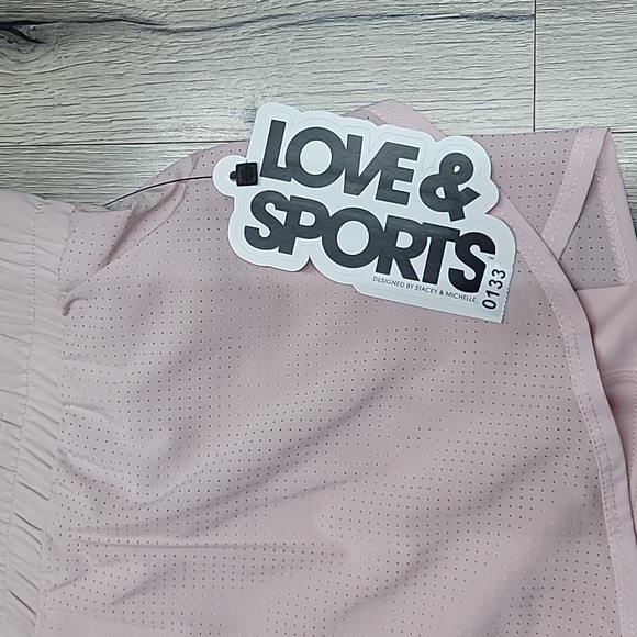LOVE &SPORTS SHORTS. - Picture 2 of 8